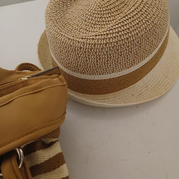 Women's handbags,shoes, - Picture 4 of 8